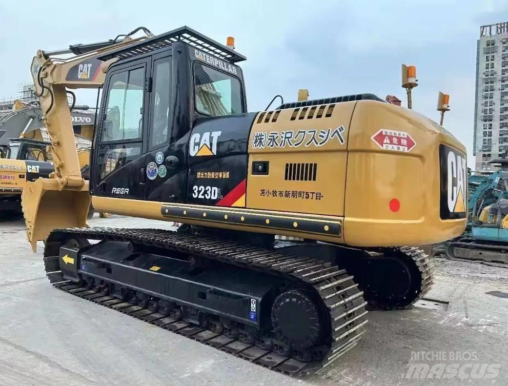 CAT 323 大型油圧ショベル12t以上（パワーショベル・ユンボ）