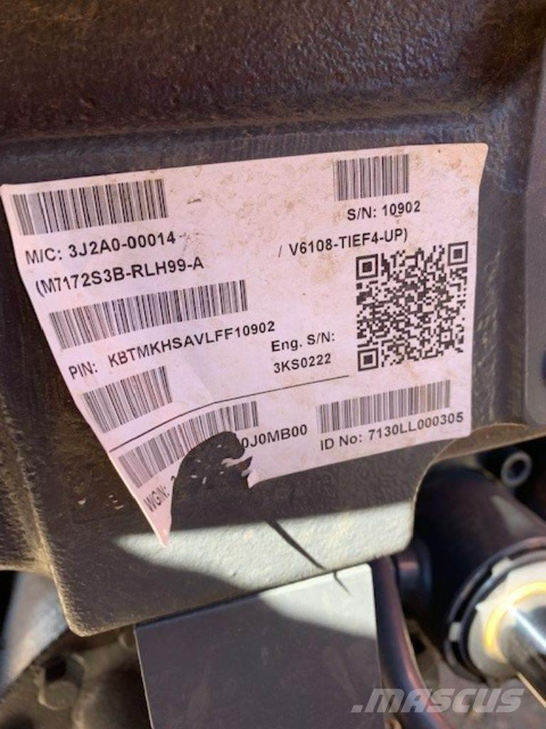 Kubota M7-172D-PS トラクター
