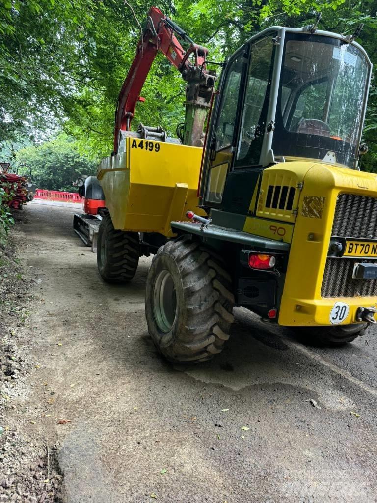 Wacker Neuson DW 90 サイト　ダンプ