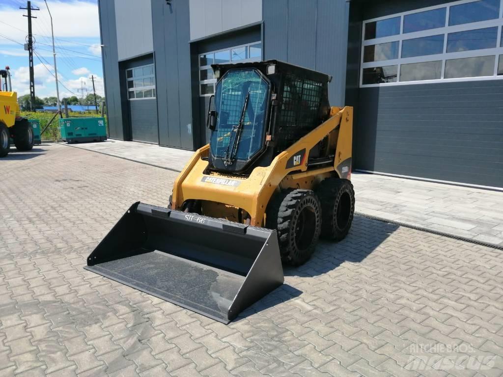 CAT 226 B 3 スキッドステアローダー