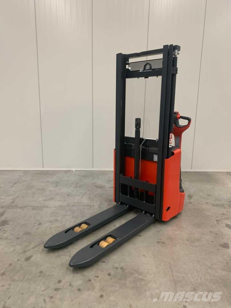 Linde L10 自走式スタッカー