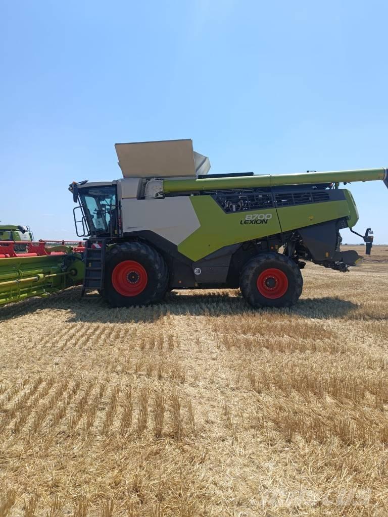 CLAAS Lexion 8700 コンバイン