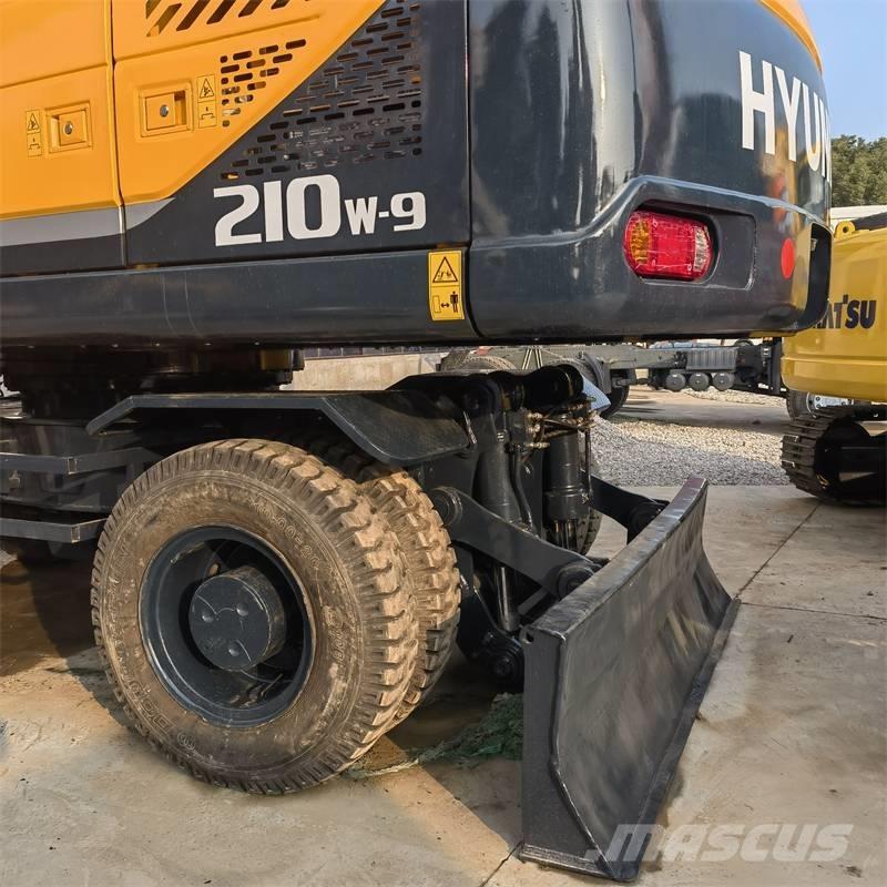 Hyundai 210W -9 ホイール式油圧ショベル（パワーショベル・ユンボ・バックホー）