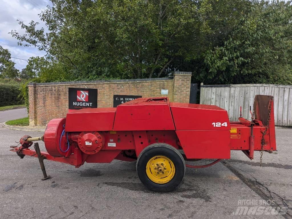 Massey Ferguson 124 スクエアベーラー