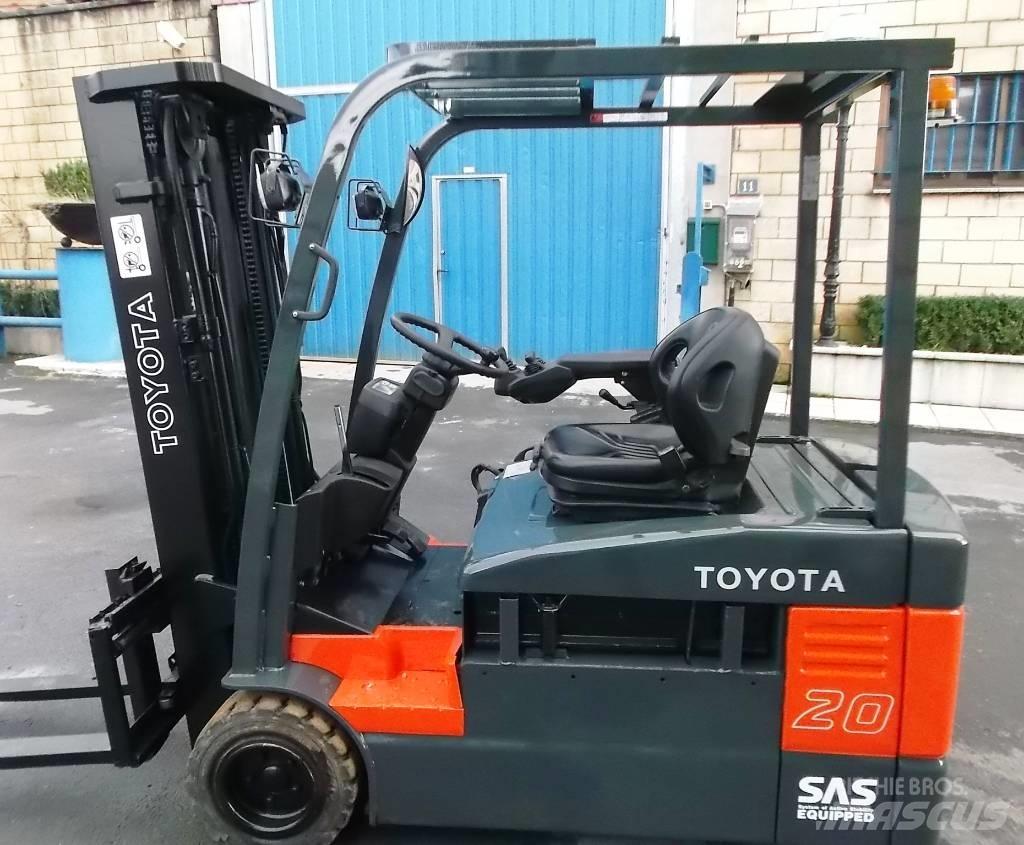 Toyota 7 FBEF 20 バッテリーフォークリフト