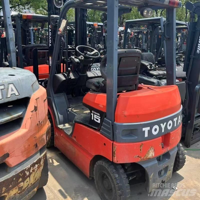 Toyota 15 バッテリーフォークリフト