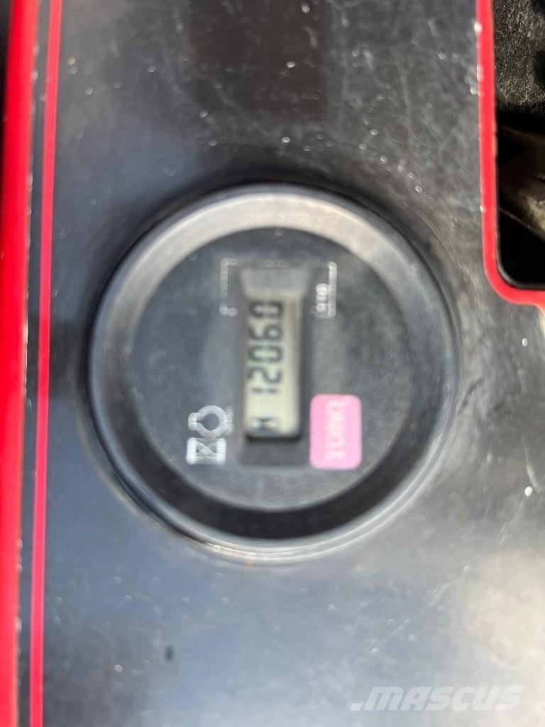 Toro Procore 648 エアレーション・サッチング機