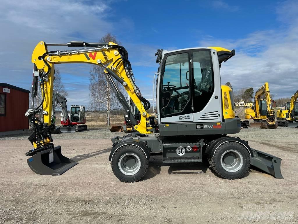 Wacker Neuson EW65 ホイール式油圧ショベル（パワーショベル・ユンボ・バックホー）
