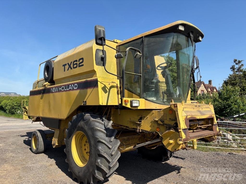 New Holland TX 62 コンバイン