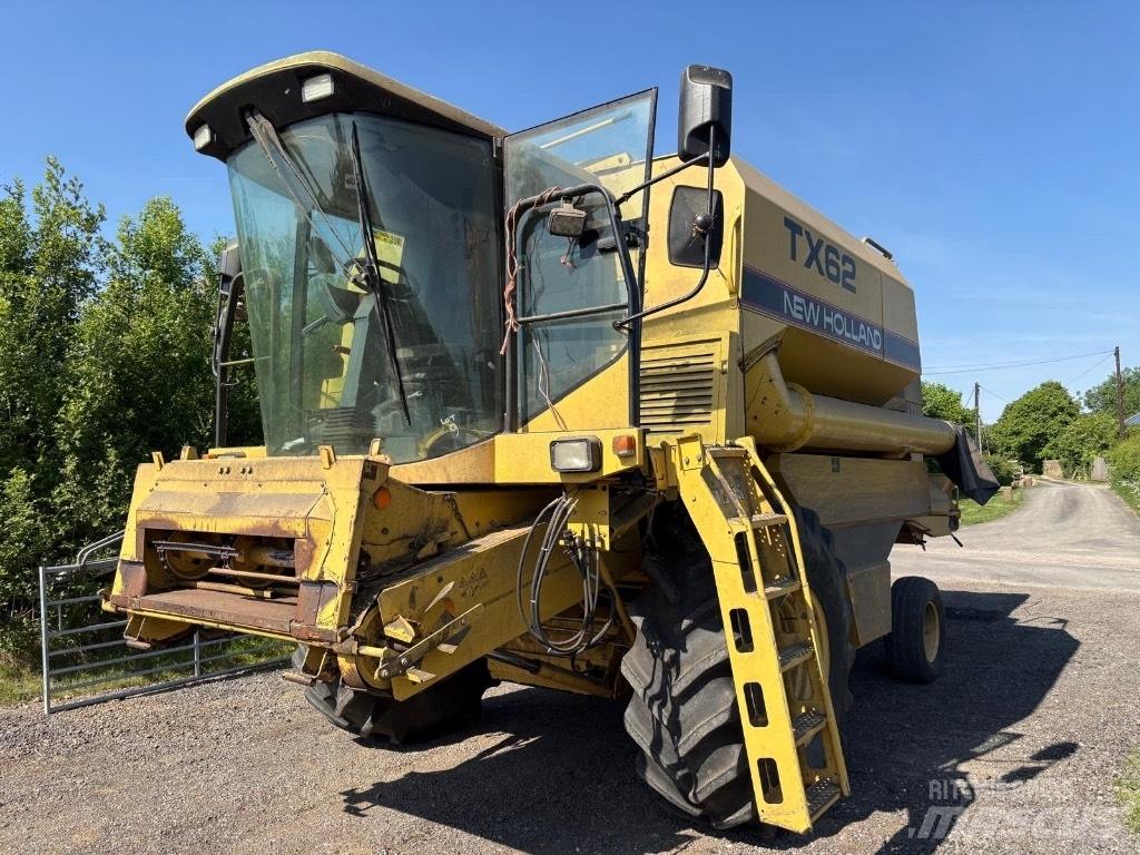 New Holland TX 62 コンバイン