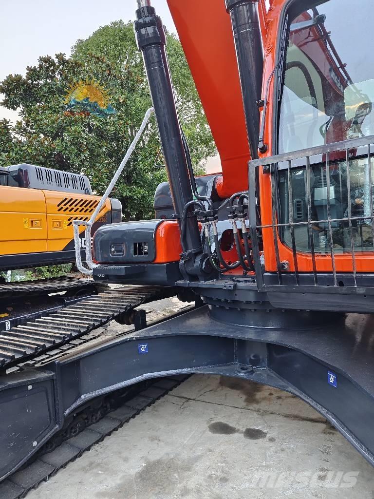 Doosan DX 300 LC 大型油圧ショベル12t以上（パワーショベル・ユンボ）