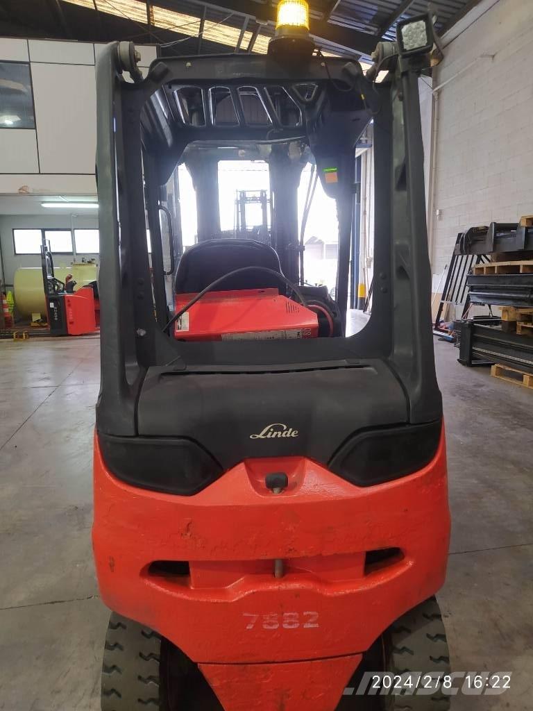Linde E30/600 バッテリーフォークリフト