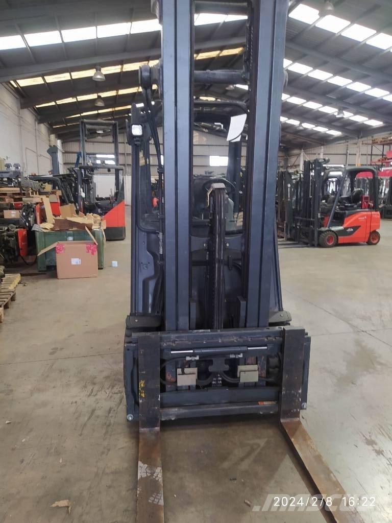 Linde E30/600 バッテリーフォークリフト