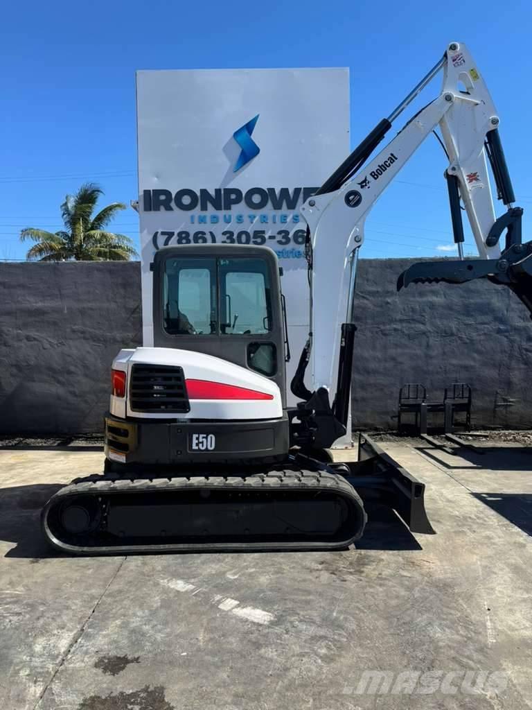 Bobcat E 50 ミニ油圧ショベル 7t以下（ミニユンボ・ミニディガー）