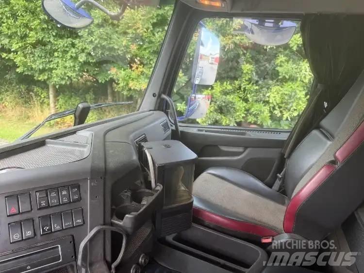 Volvo FMX 500 8x4 ケーブルリフト着脱式トラック