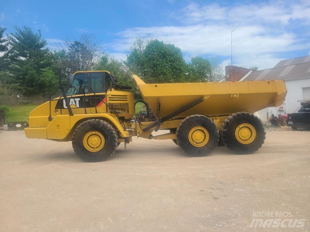 CAT 725 アーティキュレート式ダンプトラック