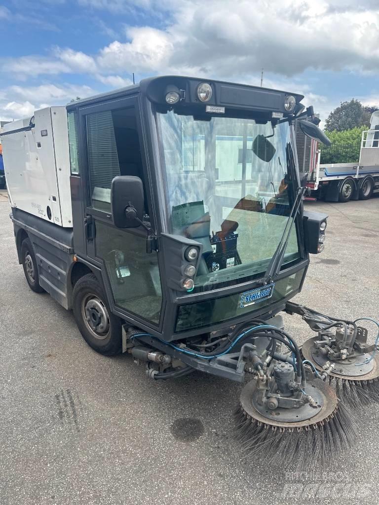 Schmidt Swingo 200 路面清掃機