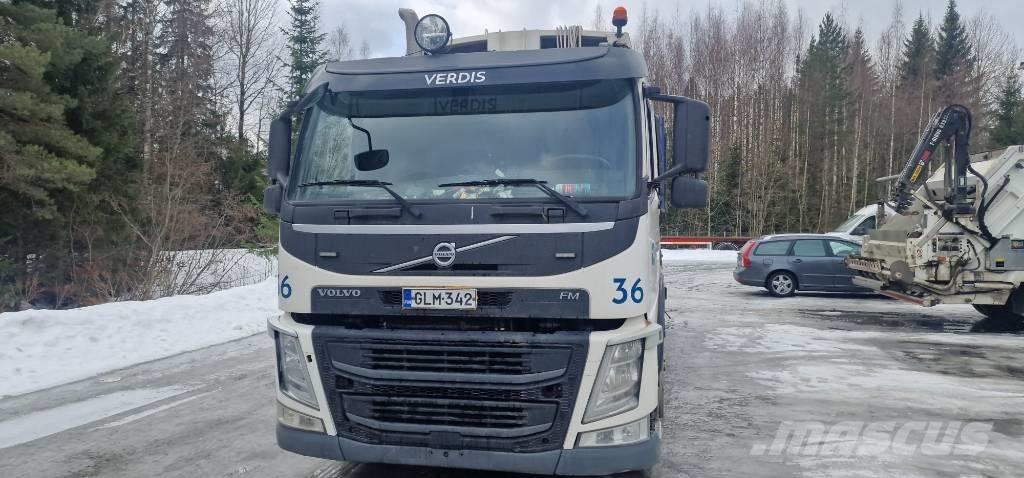 Volvo FM 330 塵芥車、パッカー車