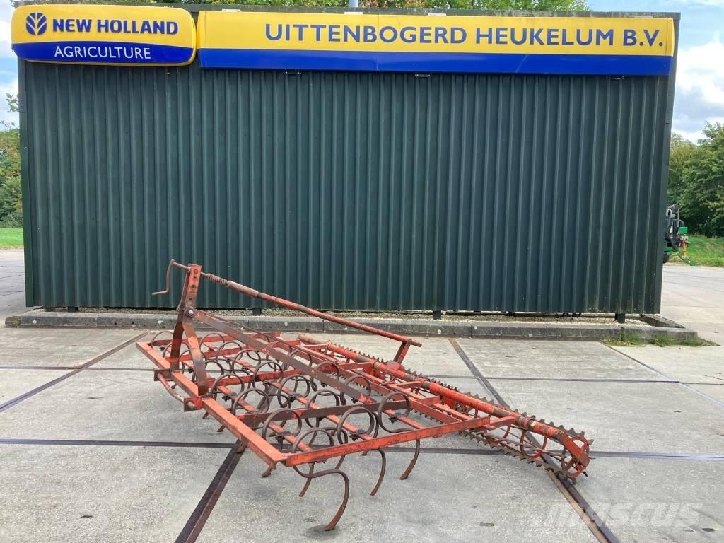 Kongskilde triltand カルチベーター