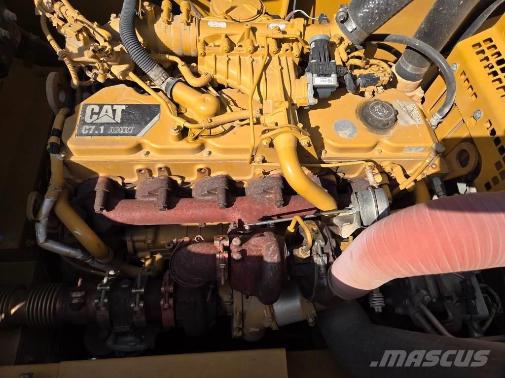 CAT 330FL 大型油圧ショベル12t以上（パワーショベル・ユンボ）