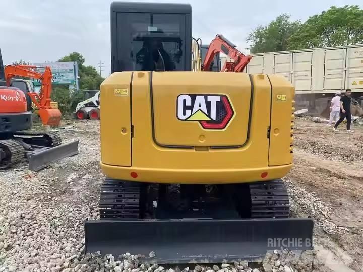CAT 305.5 E 2 大型油圧ショベル12t以上（パワーショベル・ユンボ）