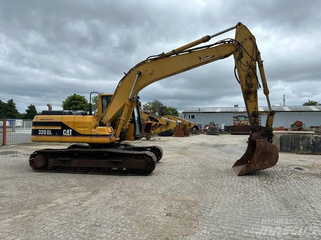 CAT 320BL 大型油圧ショベル12t以上（パワーショベル・ユンボ）