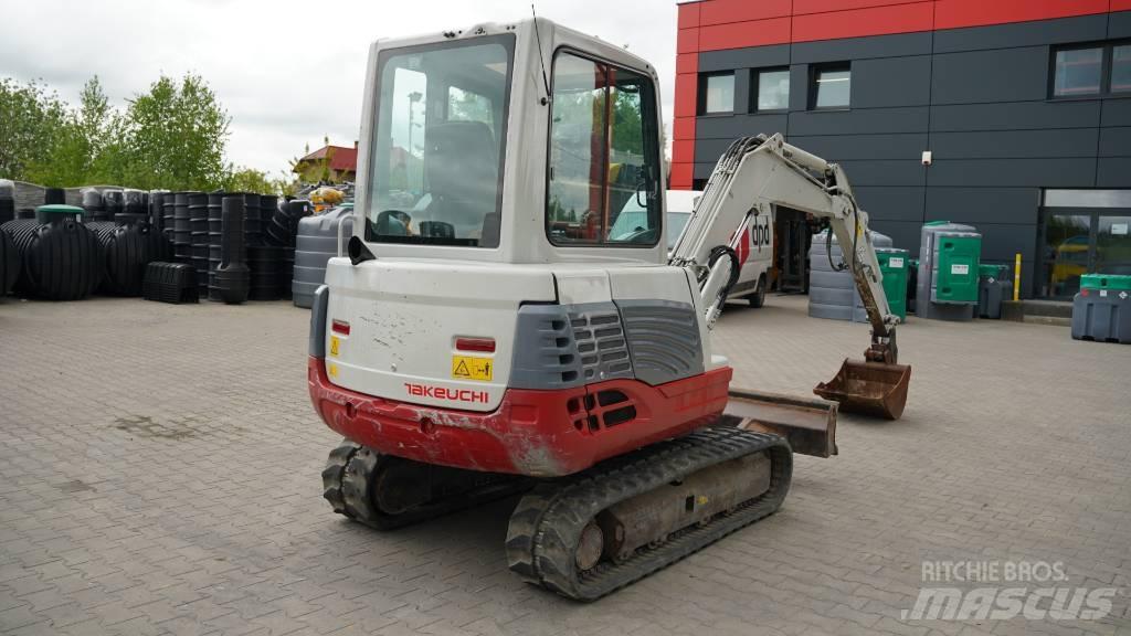 Takeuchi TB 235 ミニ油圧ショベル 7t以下（ミニユンボ・ミニディガー）