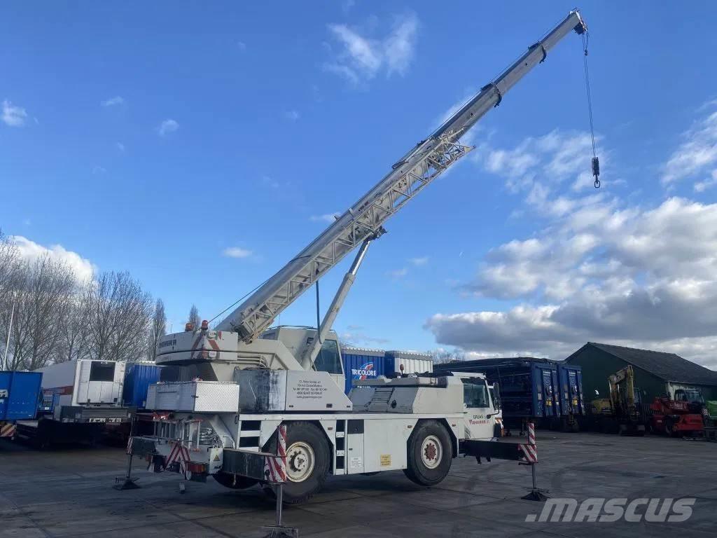 Liebherr LTM1030 オールテレーンクレーン