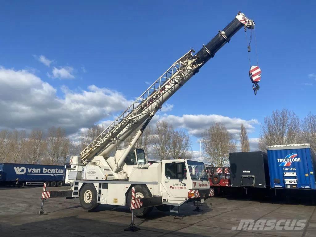 Liebherr LTM1030 オールテレーンクレーン