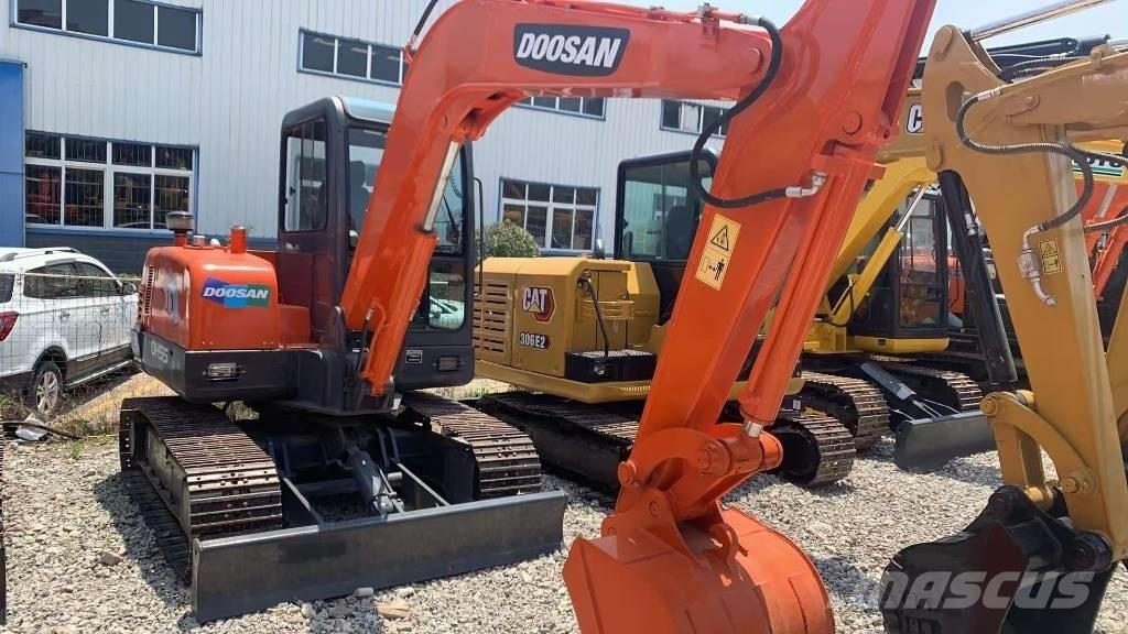 Doosan DH 55-V ミニ油圧ショベル 7t以下（ミニユンボ・ミニディガー）