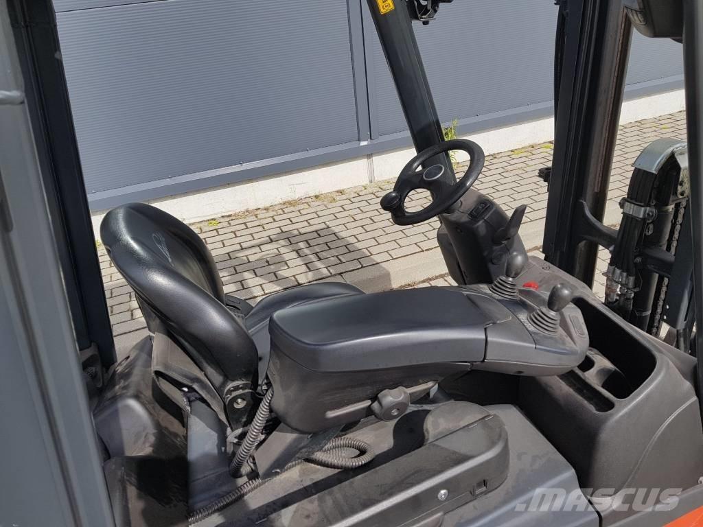Linde E16C バッテリーフォークリフト