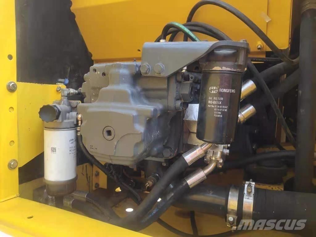 Komatsu 220-8 大型油圧ショベル12t以上（パワーショベル・ユンボ）