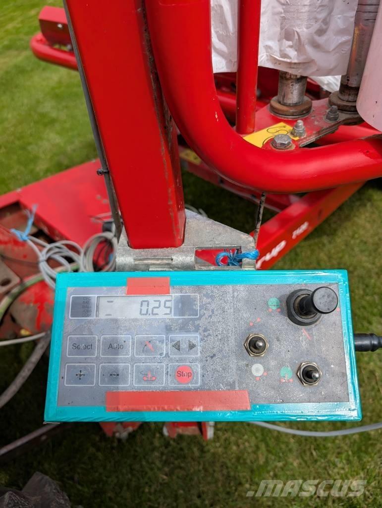 Kverneland 7120 ラッピングマシーン