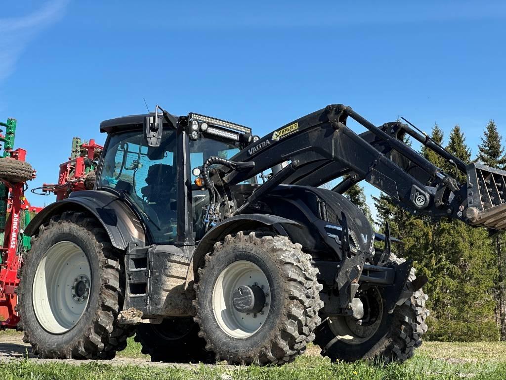 Valtra T 255 Versu トラクター