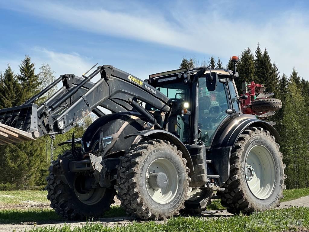 Valtra T 255 Versu トラクター