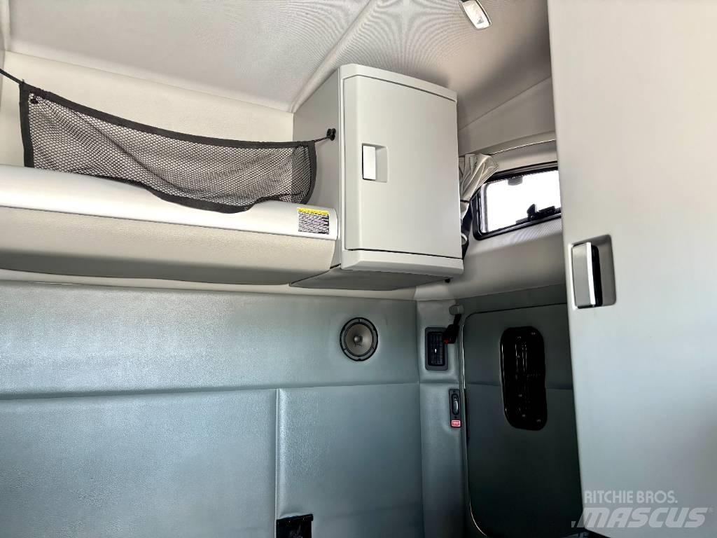 Kenworth T 880 中古トラクターヘッド | トレーラーヘッド
