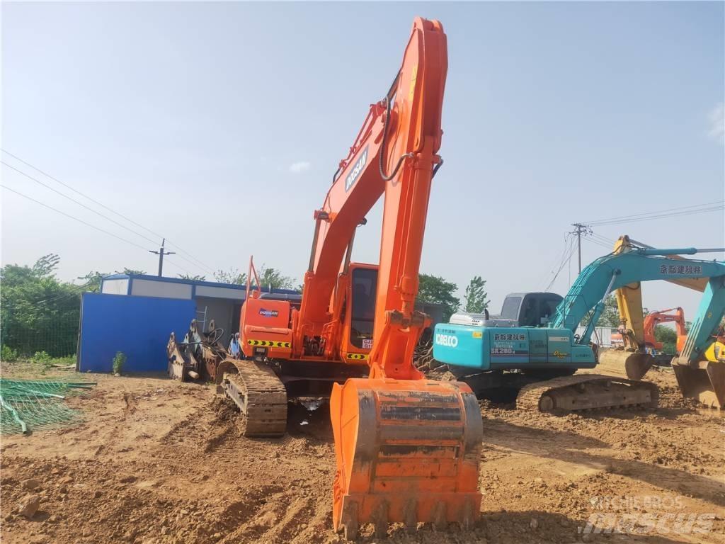 Doosan DH 220 LC-7 大型油圧ショベル12t以上（パワーショベル・ユンボ）
