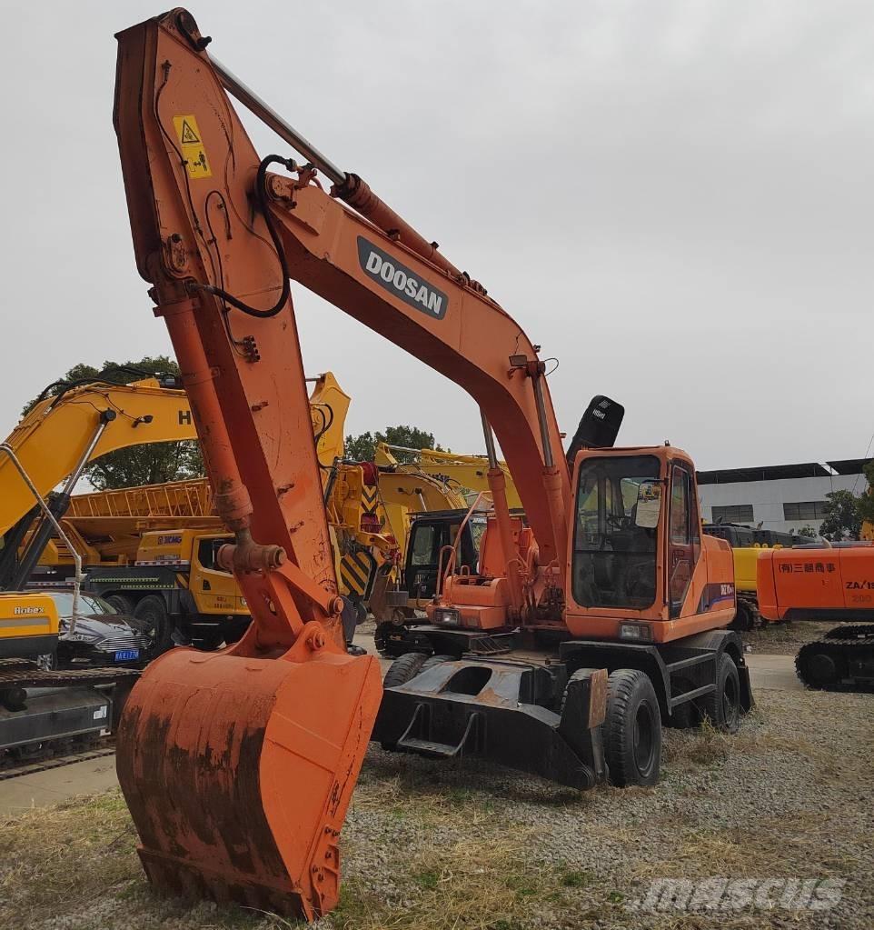 Doosan DH210W-7 ホイール式油圧ショベル（パワーショベル・ユンボ・バックホー）