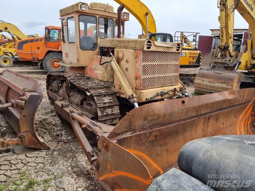 CAT T 130 ブルドーザー