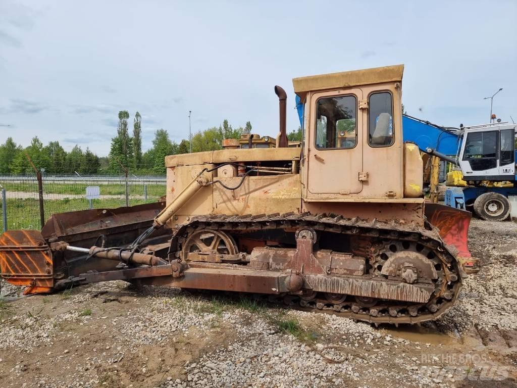 CAT T 130 ブルドーザー