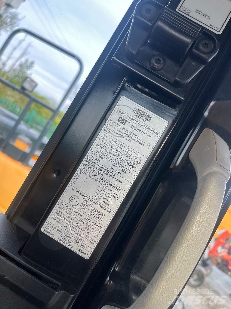 CAT 320 大型油圧ショベル12t以上（パワーショベル・ユンボ）