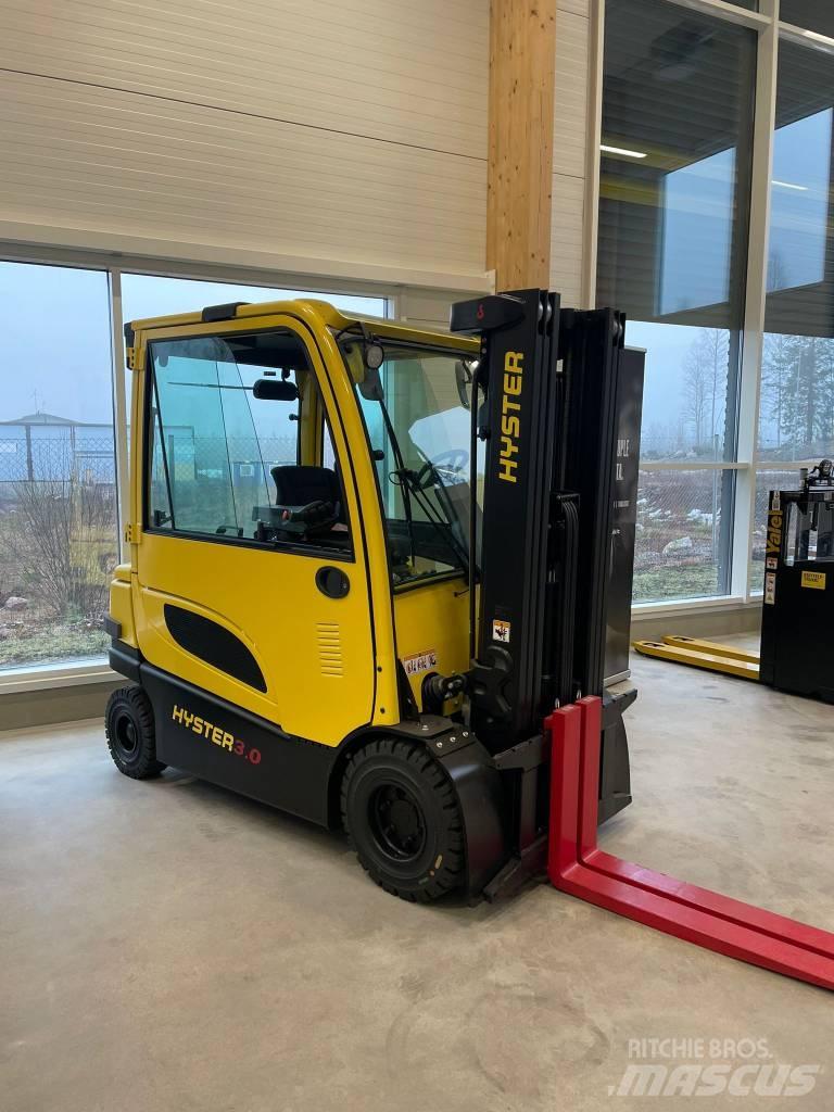 Hyster J 3.0 XN バッテリーフォークリフト