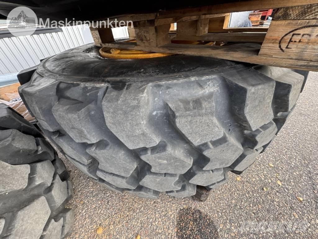 Trelleborg EMR1030 タイヤ、ホイル、リム