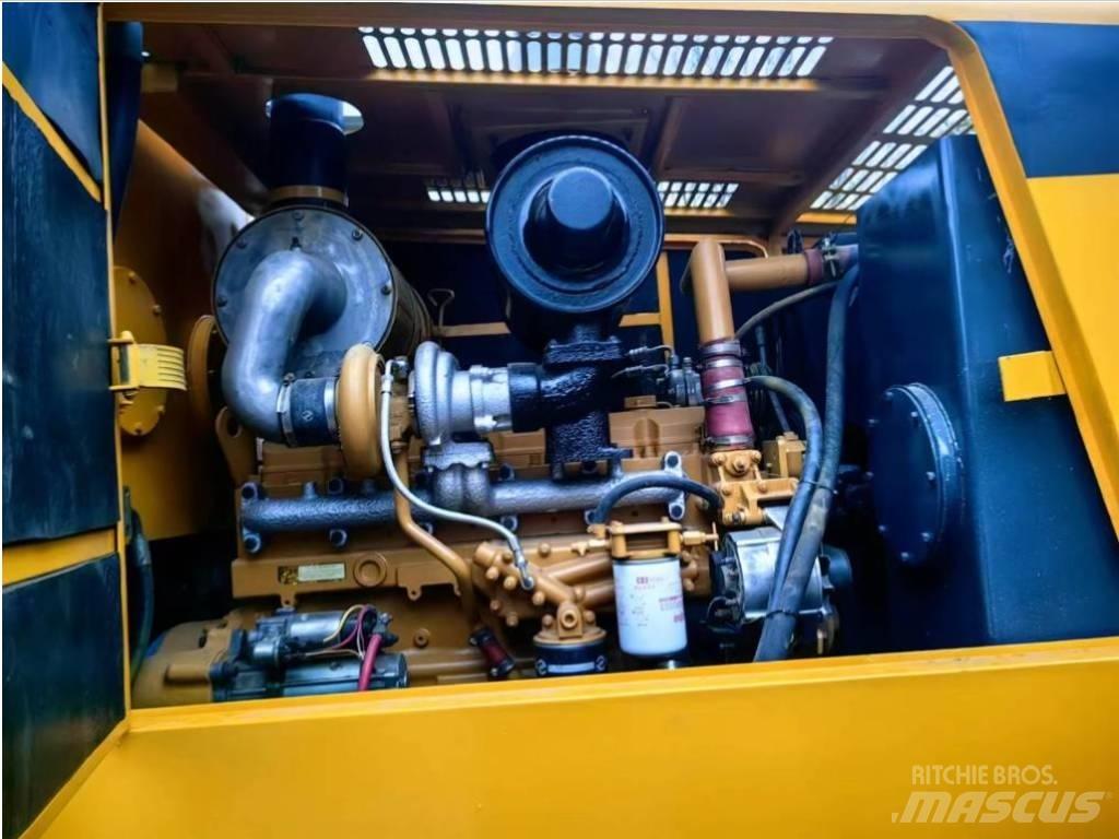 XCMG GR 2153 モーターグレーダー