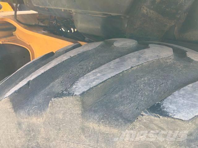 JCB 3CX AEC バックホーローダー