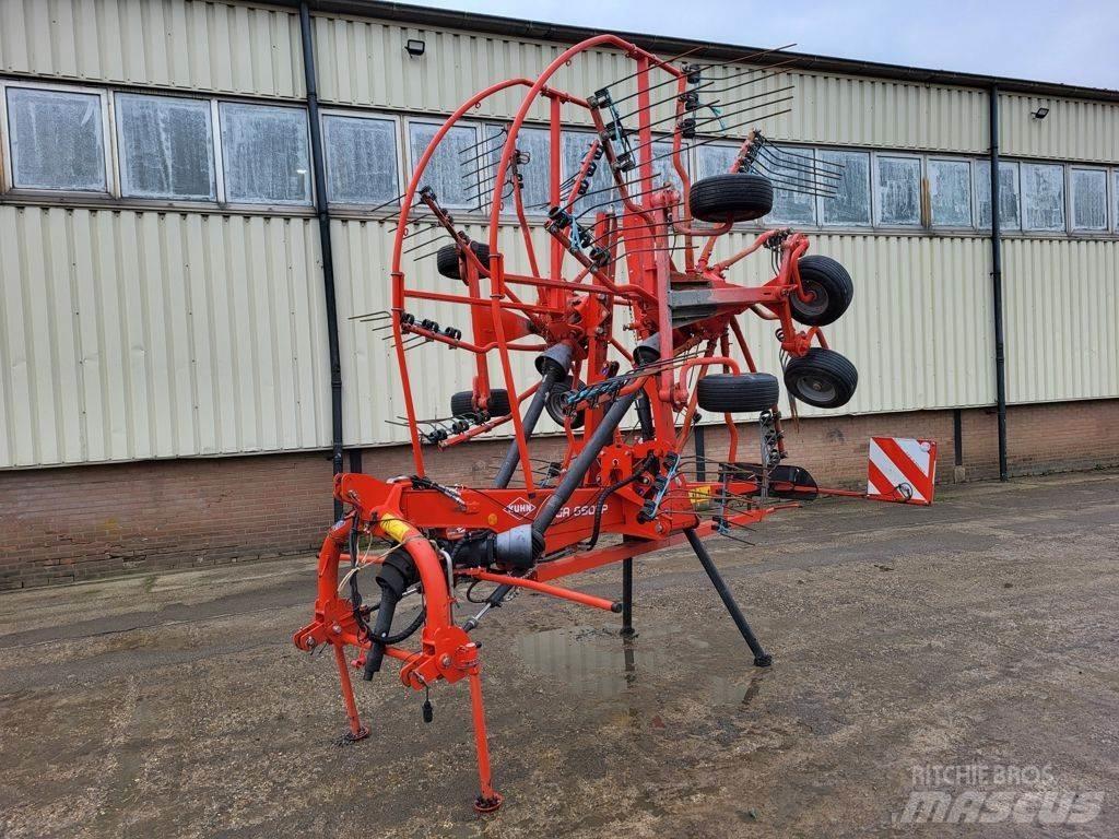 Kuhn GA 6501P 自動車