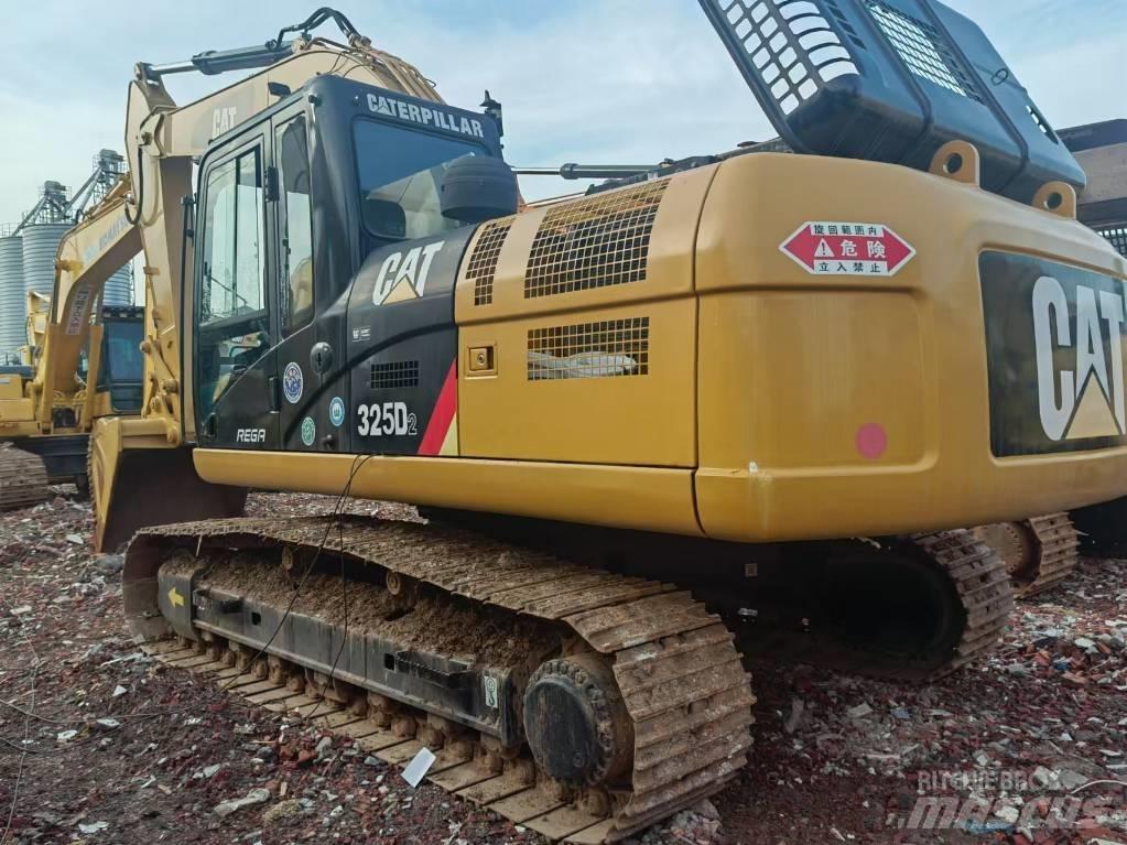 CAT 325 D2 大型油圧ショベル12t以上（パワーショベル・ユンボ）