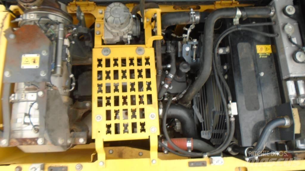 Komatsu 210 LC 10 大型油圧ショベル12t以上（パワーショベル・ユンボ）