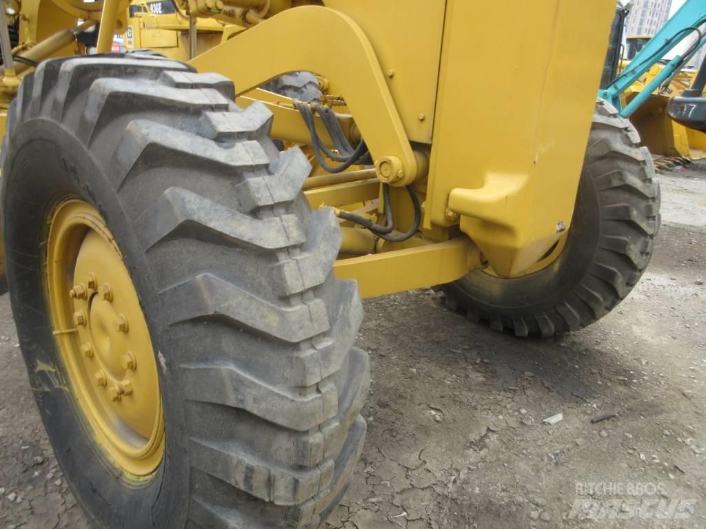 Komatsu GD 623 モーターグレーダー