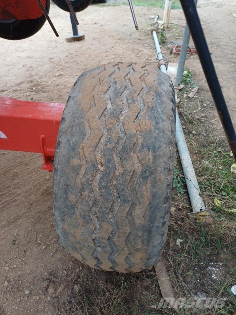 Kuhn GF 13012 テッダー・テッダーレーキ